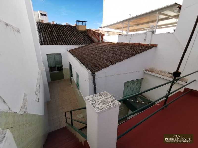 CASA EN VENTA EN ALMENDRALEJO (CENTRO/FCO.PIZARRO/CALLE SAN JOSE)