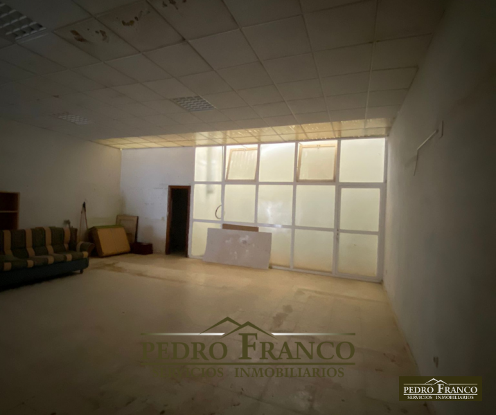 CASA EN VENTA EN ALMENDRALEJO (SAN JOSE - INSTITUTO-AMBULATORIO)