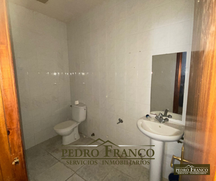 CASA EN VENTA EN ALMENDRALEJO (SAN JOSE - INSTITUTO-AMBULATORIO)