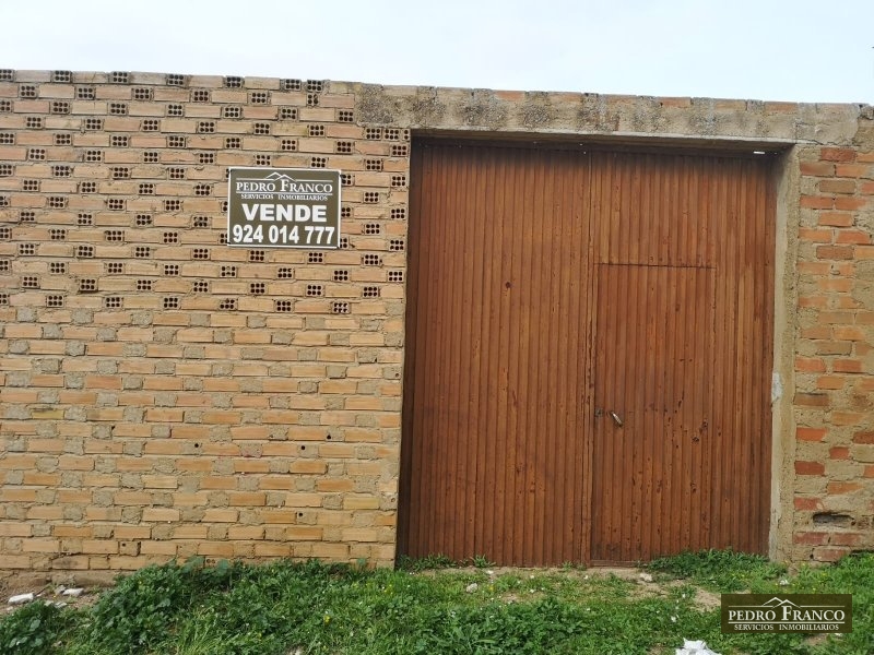 PARCELA URBANA EN VENTA EN ALMENDRALEJO (PARQUE DE EUROPA /TRASERAS POLIDEPORTIVO)