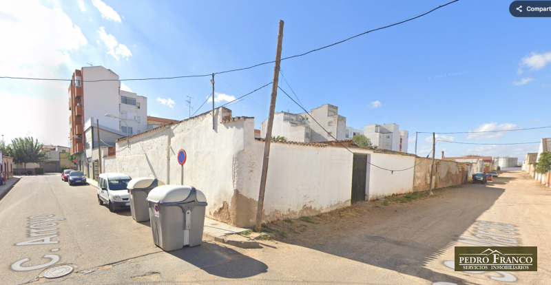 NAVE EN VENTA EN ALMENDRALEJO (CTRA.SANTA ANA/ZACARIAS DE LA HERA/ COLEGIO SAN FRANCISCO)