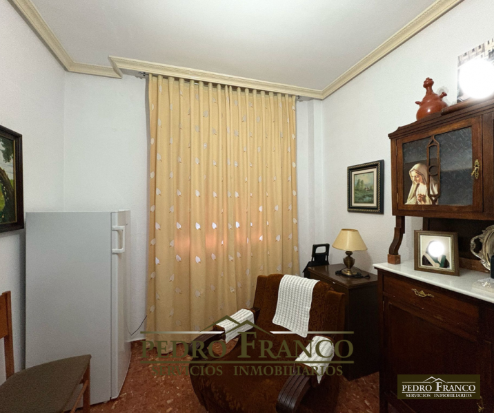 VIVIENDA CASA + LOCAL (CON ENTRADAS INDEPENDIENTES) EN VENTA EN ALMENDRALEJO (AVENIDA DE LA PAZ)