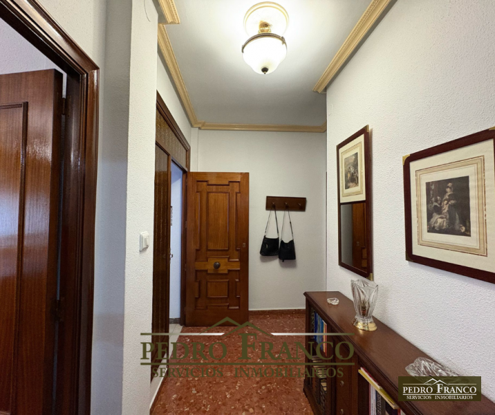 VIVIENDA CASA + LOCAL (CON ENTRADAS INDEPENDIENTES) EN VENTA EN ALMENDRALEJO (AVENIDA DE LA PAZ)