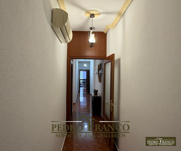 VIVIENDA CASA + LOCAL (CON ENTRADAS INDEPENDIENTES) EN VENTA EN ALMENDRALEJO (AVENIDA DE LA PAZ)