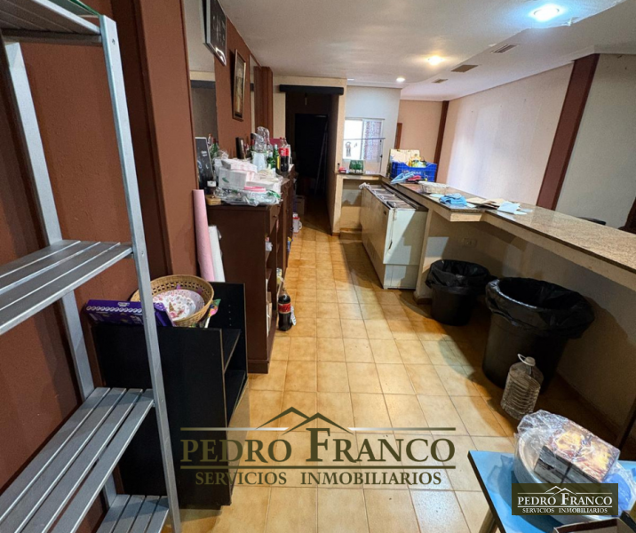 VIVIENDA CASA + LOCAL (CON ENTRADAS INDEPENDIENTES) EN VENTA EN ALMENDRALEJO (AVENIDA DE LA PAZ)