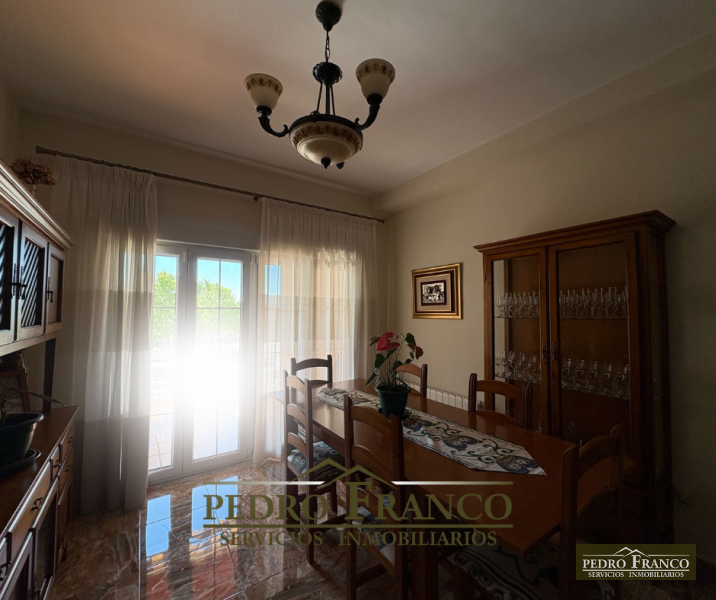 CASA EN VENTA EN ALMENDRALEJO (DULCE CHACÓN)
