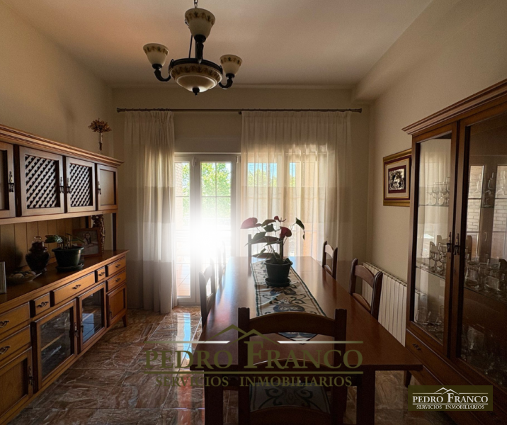 CASA EN VENTA EN ALMENDRALEJO (DULCE CHACÓN)