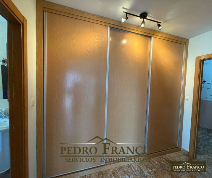 CASA EN VENTA EN ALMENDRALEJO (DULCE CHACÓN)