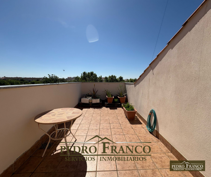 CASA EN VENTA EN ALMENDRALEJO (DULCE CHACÓN)