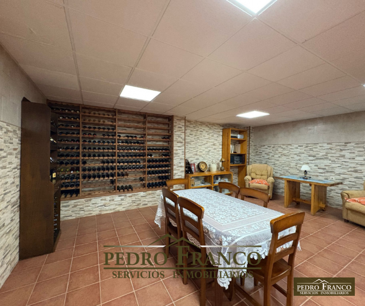 CASA EN VENTA EN ALMENDRALEJO (DULCE CHACÓN)