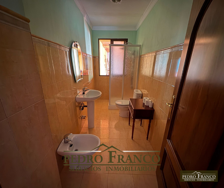 CASA EN VENTA EN ALMENDRALEJO (CAMPO FUTBOL/PLAZA EXTREMADURA)