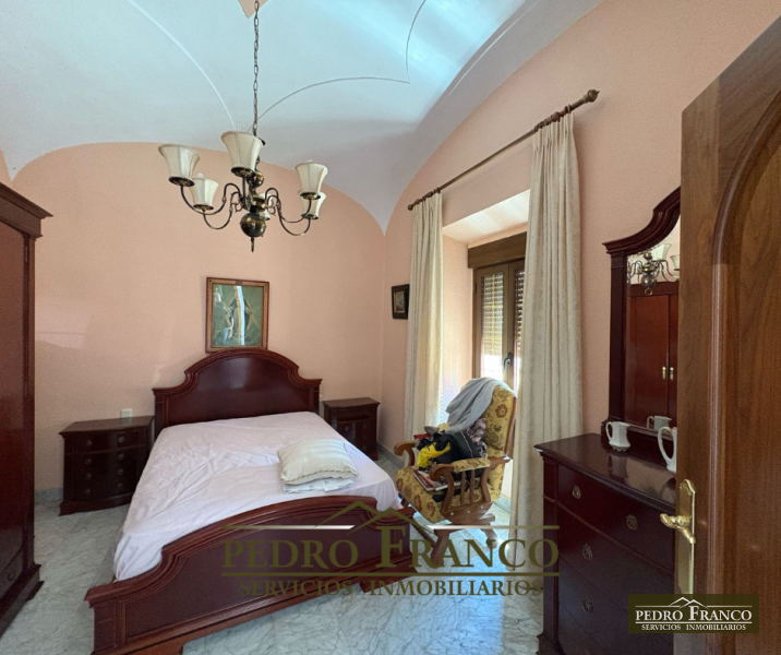 CASA EN VENTA EN ALMENDRALEJO (CAMPO FUTBOL/PLAZA EXTREMADURA)