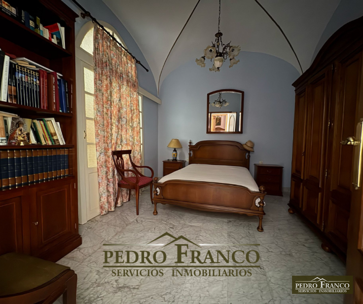CASA EN VENTA EN ALMENDRALEJO (CAMPO FUTBOL/PLAZA EXTREMADURA)