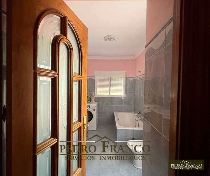 CASA EN VENTA EN ALMENDRALEJO (CAMPO FUTBOL/PLAZA EXTREMADURA)