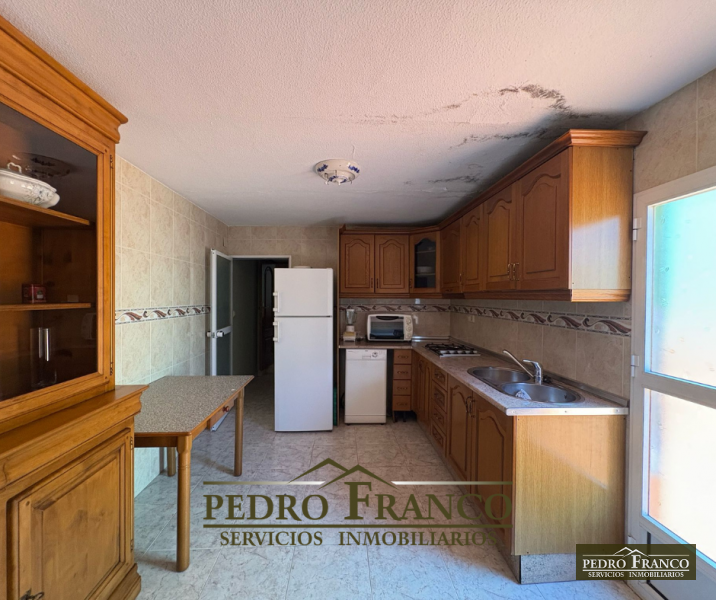 CASA EN VENTA EN ALMENDRALEJO (CAMPO FUTBOL/PLAZA EXTREMADURA)