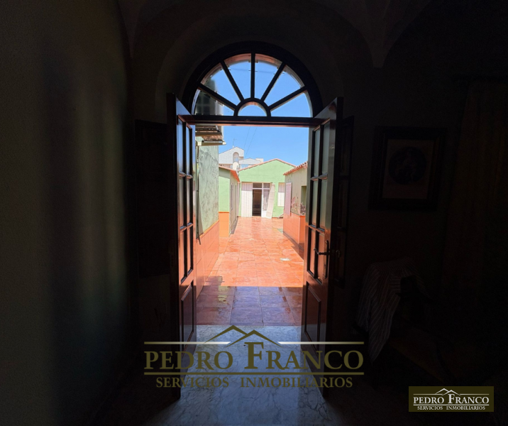 CASA EN VENTA EN ALMENDRALEJO (CAMPO FUTBOL/PLAZA EXTREMADURA)