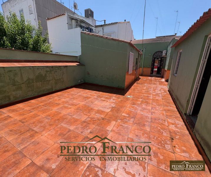 CASA EN VENTA EN ALMENDRALEJO (CAMPO FUTBOL/PLAZA EXTREMADURA)