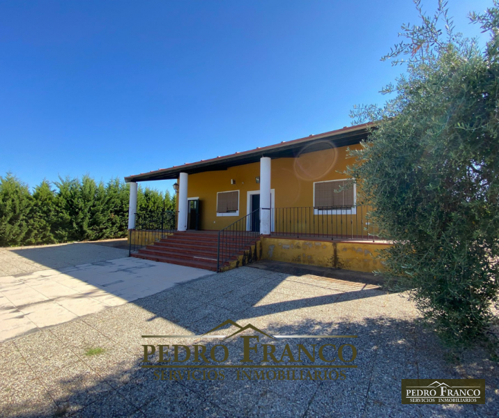 CHALET EN VENTA EN ALMENDRALEJO (SAN MARCOS)