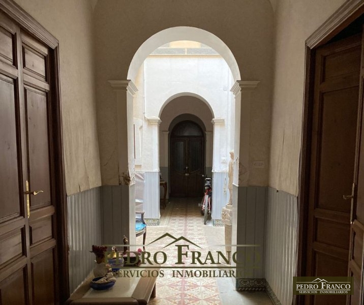 CASA EN VENTA EN ALMENDRALEJO (CENTRO CALLE MÉRIDA)