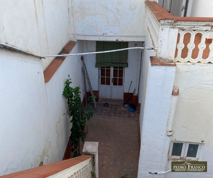 CASA EN VENTA EN ALMENDRALEJO (CENTRO CALLE MÉRIDA)