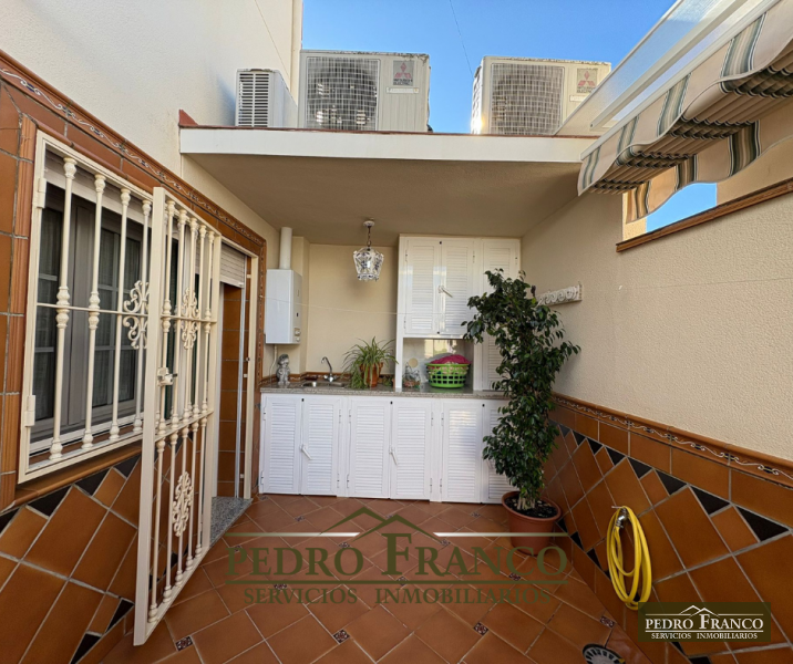CASA EN VENTA EN ALMENDRALEJO (SAN ANTONIO/ SAN BLAS/CENTRO)