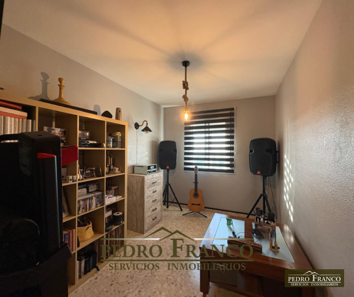 PISO EN VENTA EN ALMENDRALEJO (CTRA.SANTA ANA/ZACARIAS DE LA HERA/ COLEGIO SAN FRANCISCO)