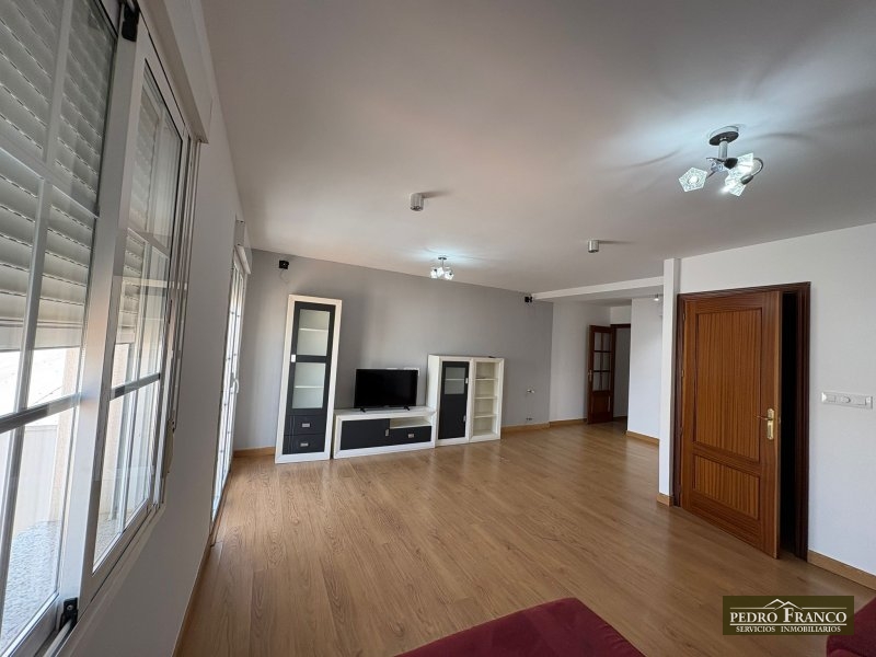 PISO EN VENTA EN ALMENDRALEJO (SANTIAGO)