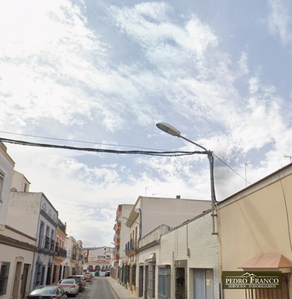 CASA EN VENTA EN ALMENDRALEJO (MERCADO)