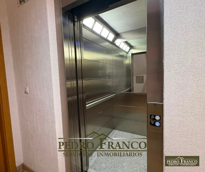 PISO EN VENTA EN ALMENDRALEJO (CENTRO(AYUNTAMIENTO-PARROQUIA-CALLE REAL))