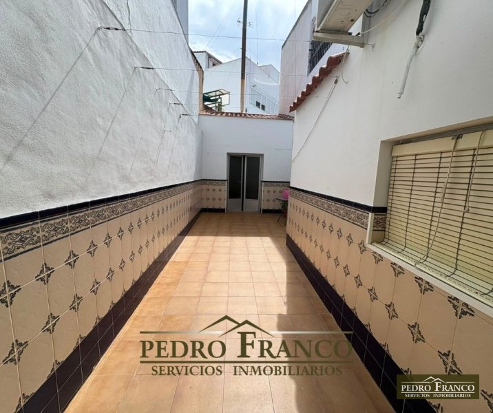 CASA EN VENTA EN ALMENDRALEJO (ESPOLÓN-LA PIEDAD)