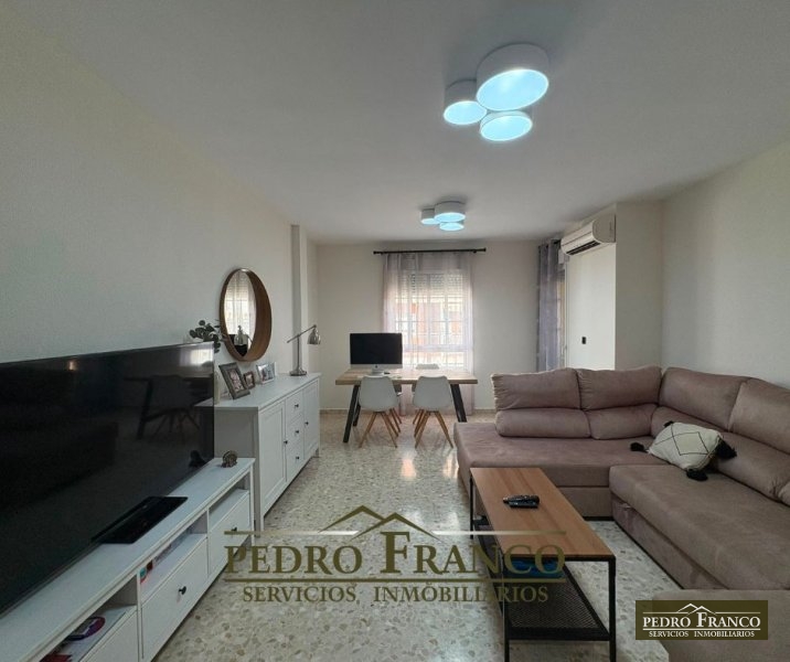 PISO EN VENTA EN ALMENDRALEJO (CTRA.SANTA ANA/ZACARIAS DE LA HERA/ COLEGIO SAN FRANCISCO)