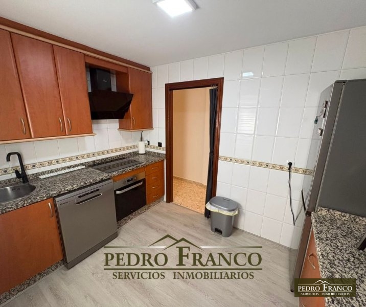 PISO EN VENTA EN ALMENDRALEJO (CTRA.SANTA ANA/ZACARIAS DE LA HERA/ COLEGIO SAN FRANCISCO)