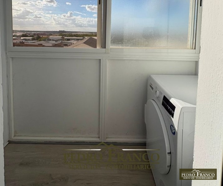 PISO EN VENTA EN ALMENDRALEJO (CTRA.SANTA ANA/ZACARIAS DE LA HERA/ COLEGIO SAN FRANCISCO)