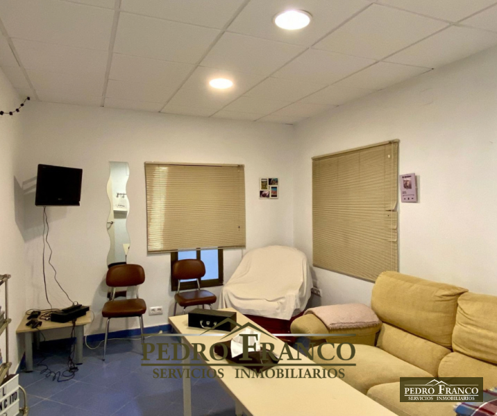 NAVE EN VENTA EN ALMENDRALEJO (LA FAROLA)