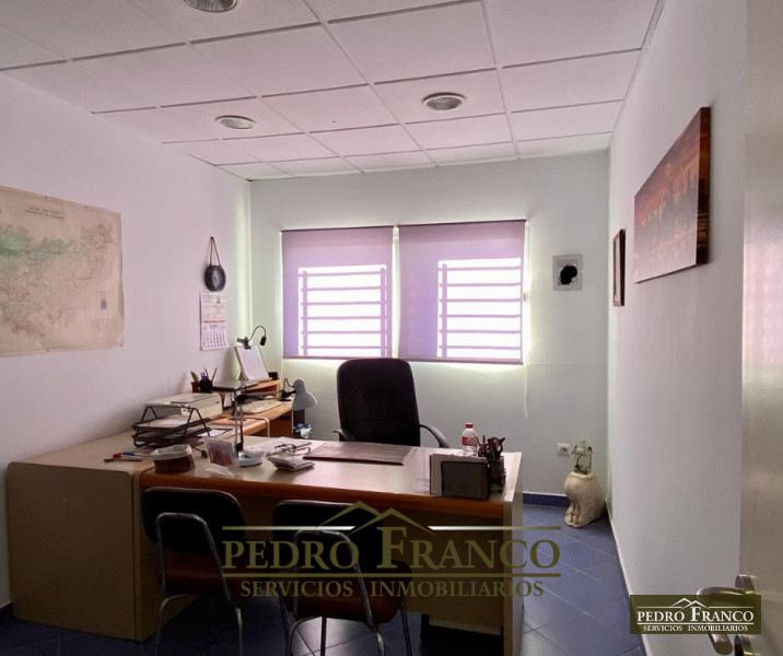 NAVE EN VENTA EN ALMENDRALEJO (LA FAROLA)
