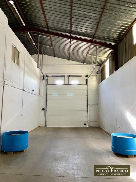 NAVE EN VENTA EN ALMENDRALEJO (LA FAROLA)