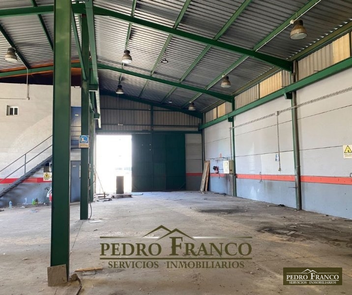 NAVE EN ALQUILER EN ALMENDRALEJO (POLIGONO INDUSTRIAL LAS PICADAS II. C/MECÁNICA(CARREFOUR) PARTE IZQUIERDA)
