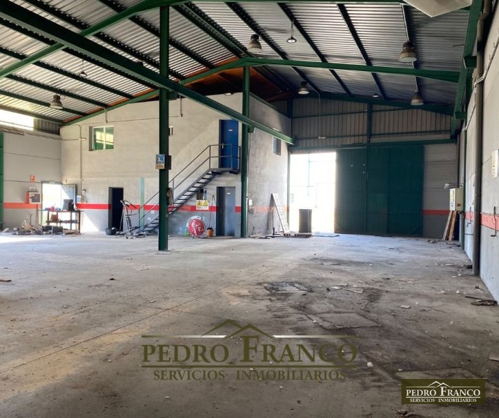 NAVE EN ALQUILER EN ALMENDRALEJO (POLIGONO INDUSTRIAL LAS PICADAS II. C/MECÁNICA(CARREFOUR) PARTE IZQUIERDA)