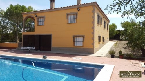 CHALET EN VENTA EN ALMENDRALEJO, BADAJOZ